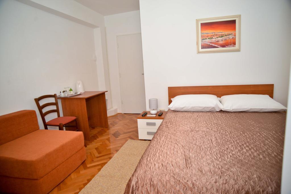 El Mirador Rooms With Balcony Zadar Exterior photo